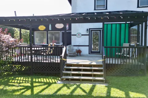 8 Helen Street, ON N0H 1W0