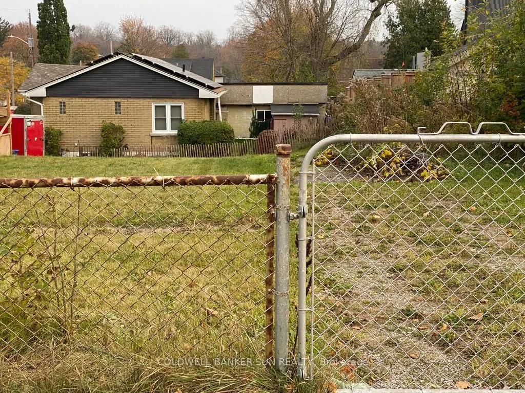 449 York Road, ON N1E 5X8