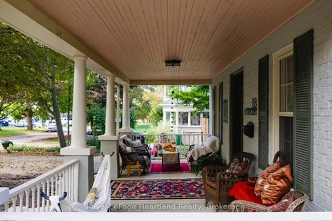 18 ST VINCENT Street, ON N7A 2M6