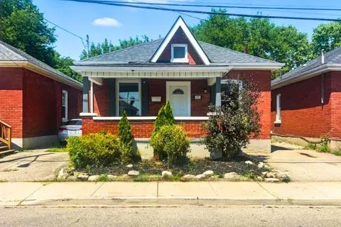 13 Salisbury Avenue, ON N3S 1M6