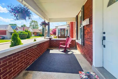 13 Salisbury Avenue, ON N3S 1M6