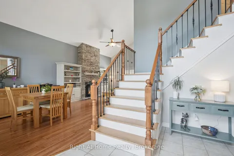 20 Scottswood Lane, ON N3W 2M4