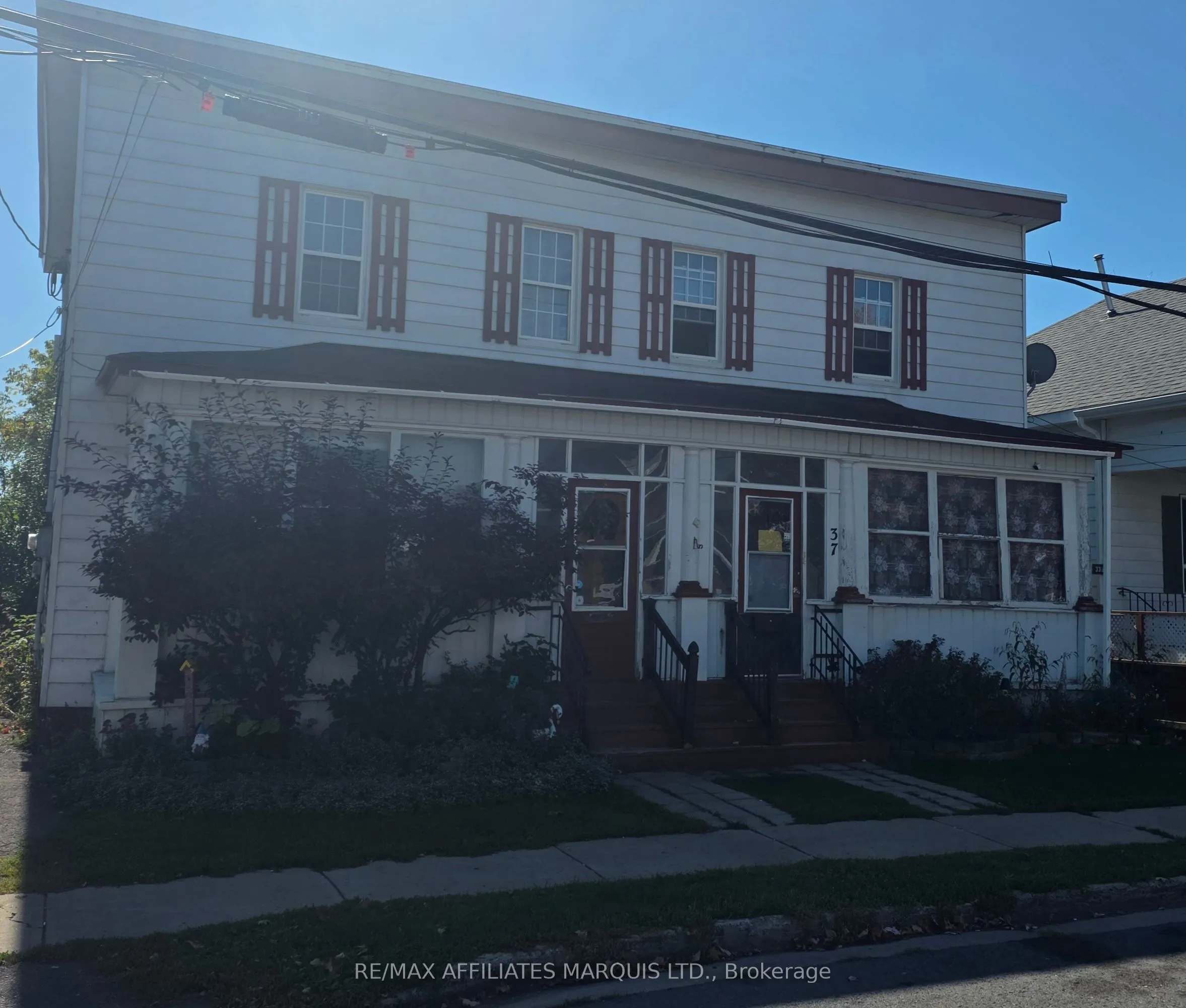 37-39 Duncan Street, ON K6H 1H4