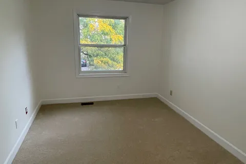 35 WILLWOOD Crescent, ON K2J 4B2