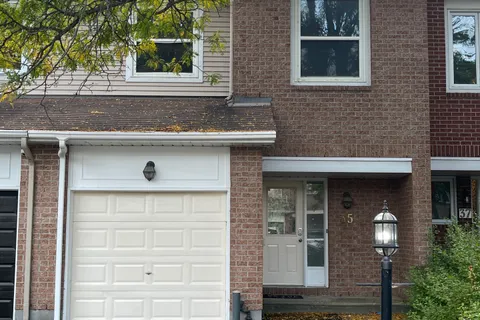 35 WILLWOOD Crescent, ON K2J 4B2