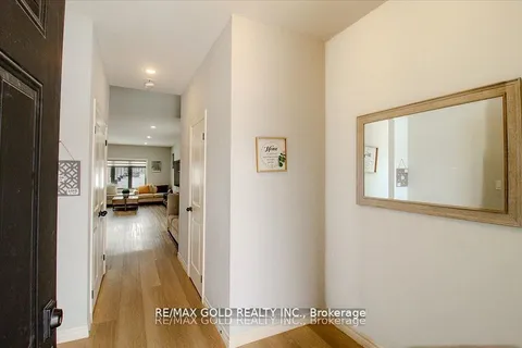 92 Middleton Avenue, ON N6L 1K3