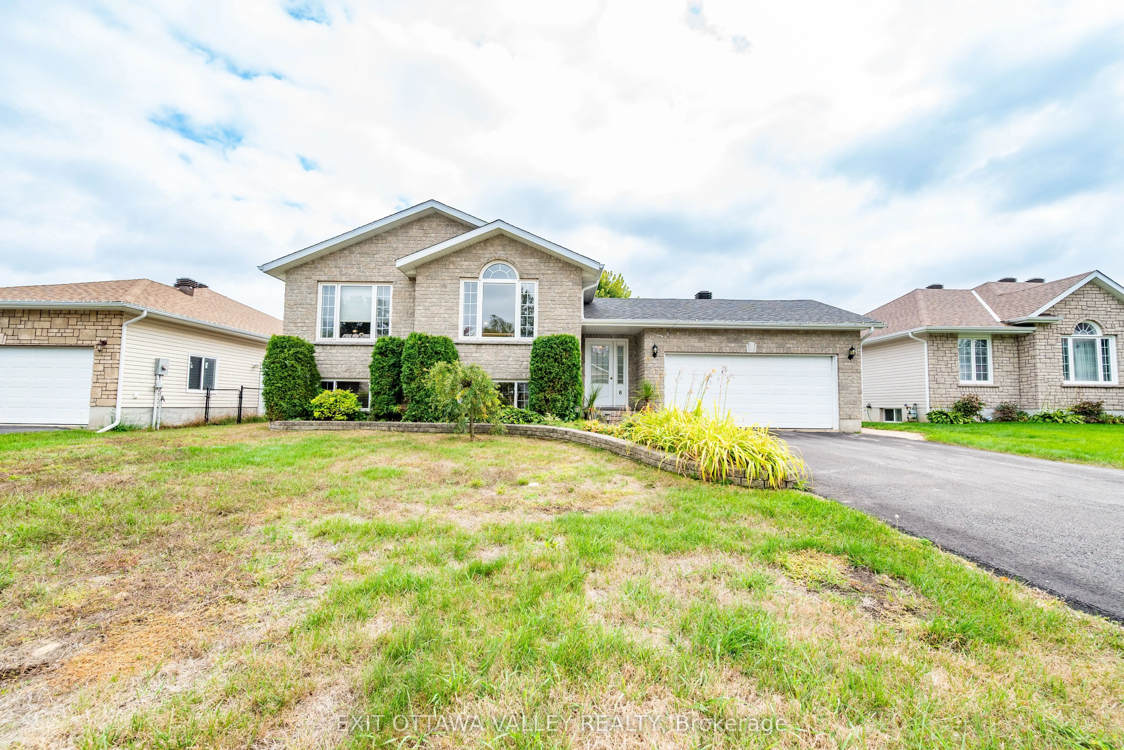 8 Cockcroft Crescent, ON K0J 1P0