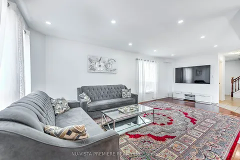 1046 CROSSCREEK Crescent, ON N5Y 6K9