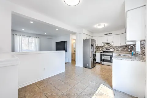 1046 CROSSCREEK Crescent, ON N5Y 6K9