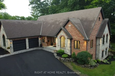 515 Hamilton Drive, ON L9G 2A9