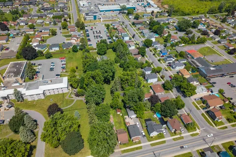 315 Eleventh Street, ON K6H 2Y6