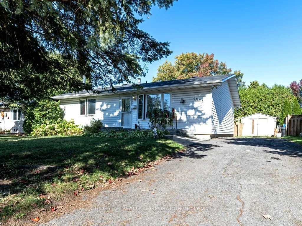 1324 Rainbow Crescent, ON K1J 8E2