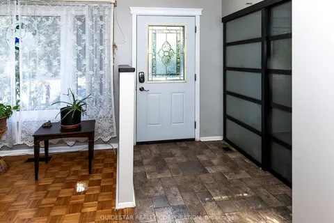 1324 Rainbow Crescent, ON K1J 8E2