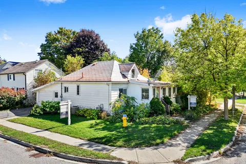 446 Ontario Street, ON K9A 3C2