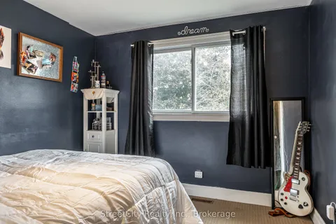 27 Riehl Court, ON N5A 5K5