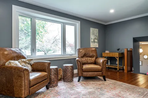 27 Riehl Court, ON N5A 5K5