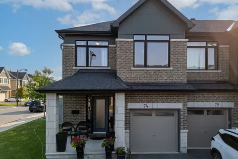 74 Finsbury Avenue, ON K2S 2N8