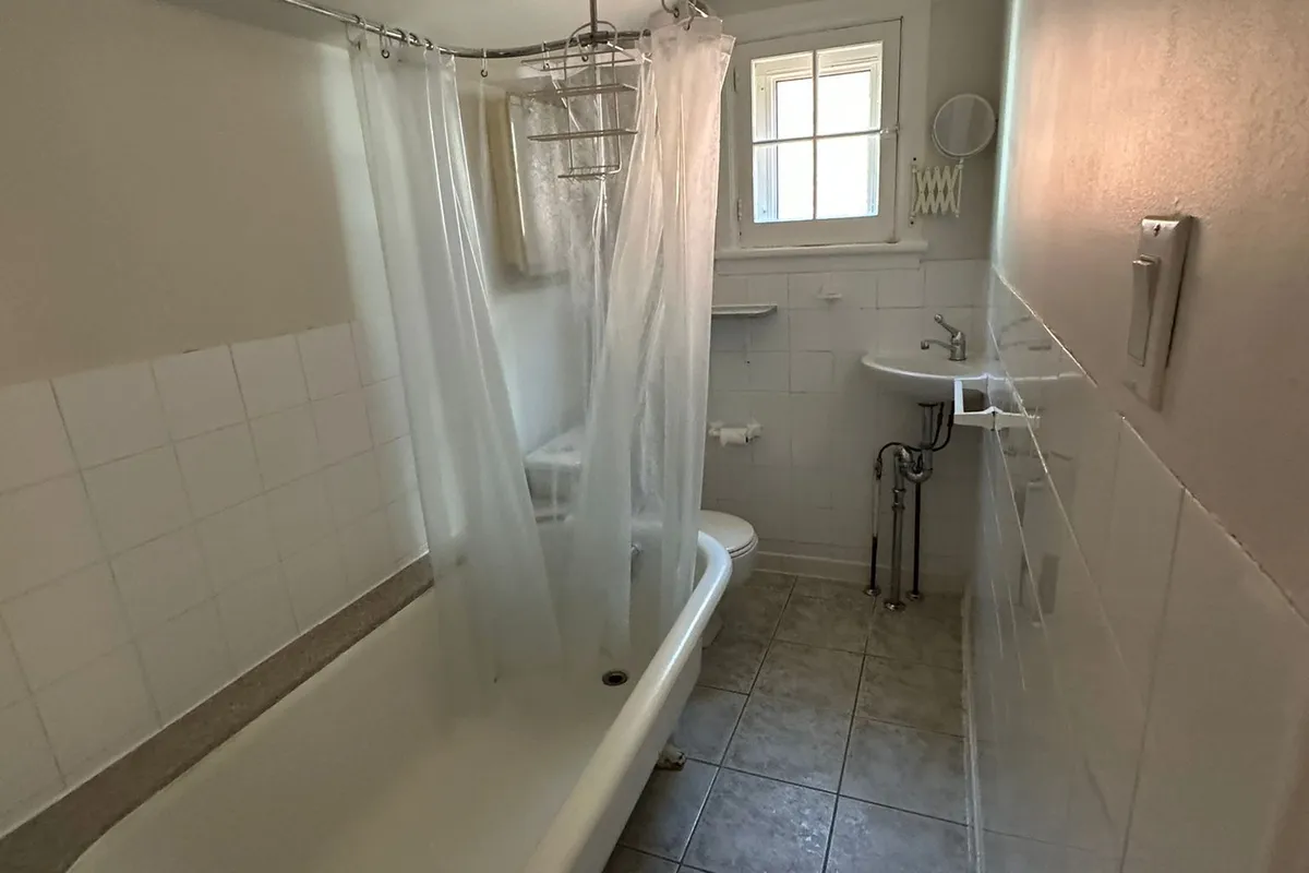 89 Waverley Street, ON K2P 0V1