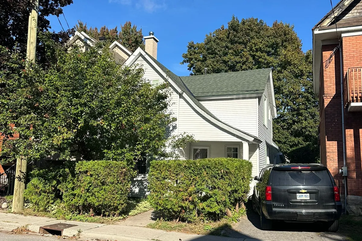 89 Waverley Street, ON K2P 0V1