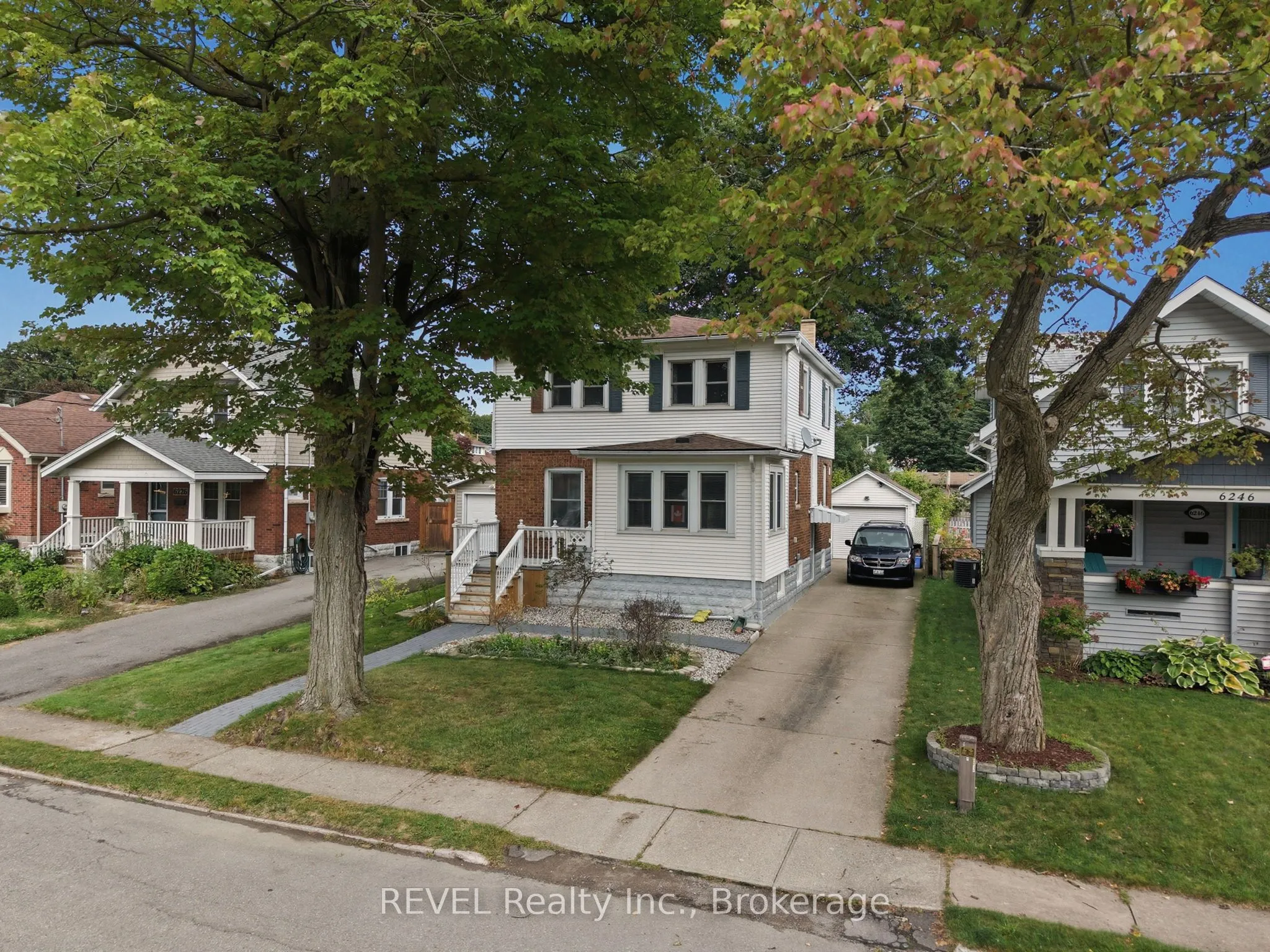 6238 PINE GROVE Avenue, ON L2G 4J2