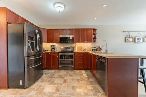 9 Langrell Avenue, ON N4G 5X7