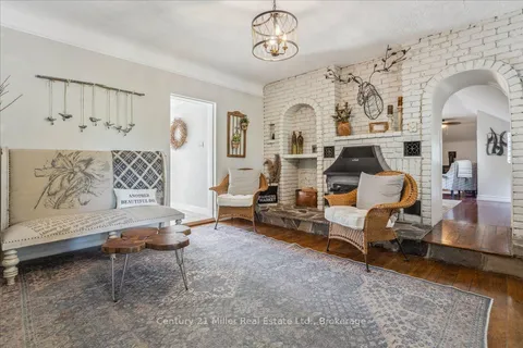 585 Dundas Street, ON L8B 0G7