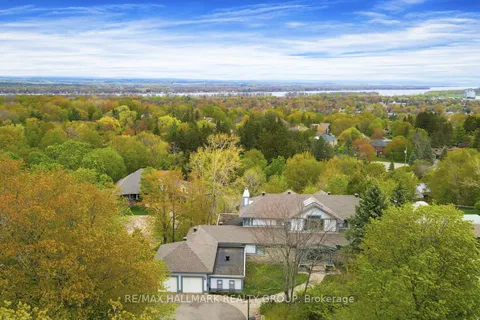 23 DAVIDSON Drive, ON K1J 6L7