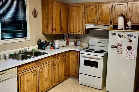 35560 Hwy 28 N/A, ON K0L 1M0