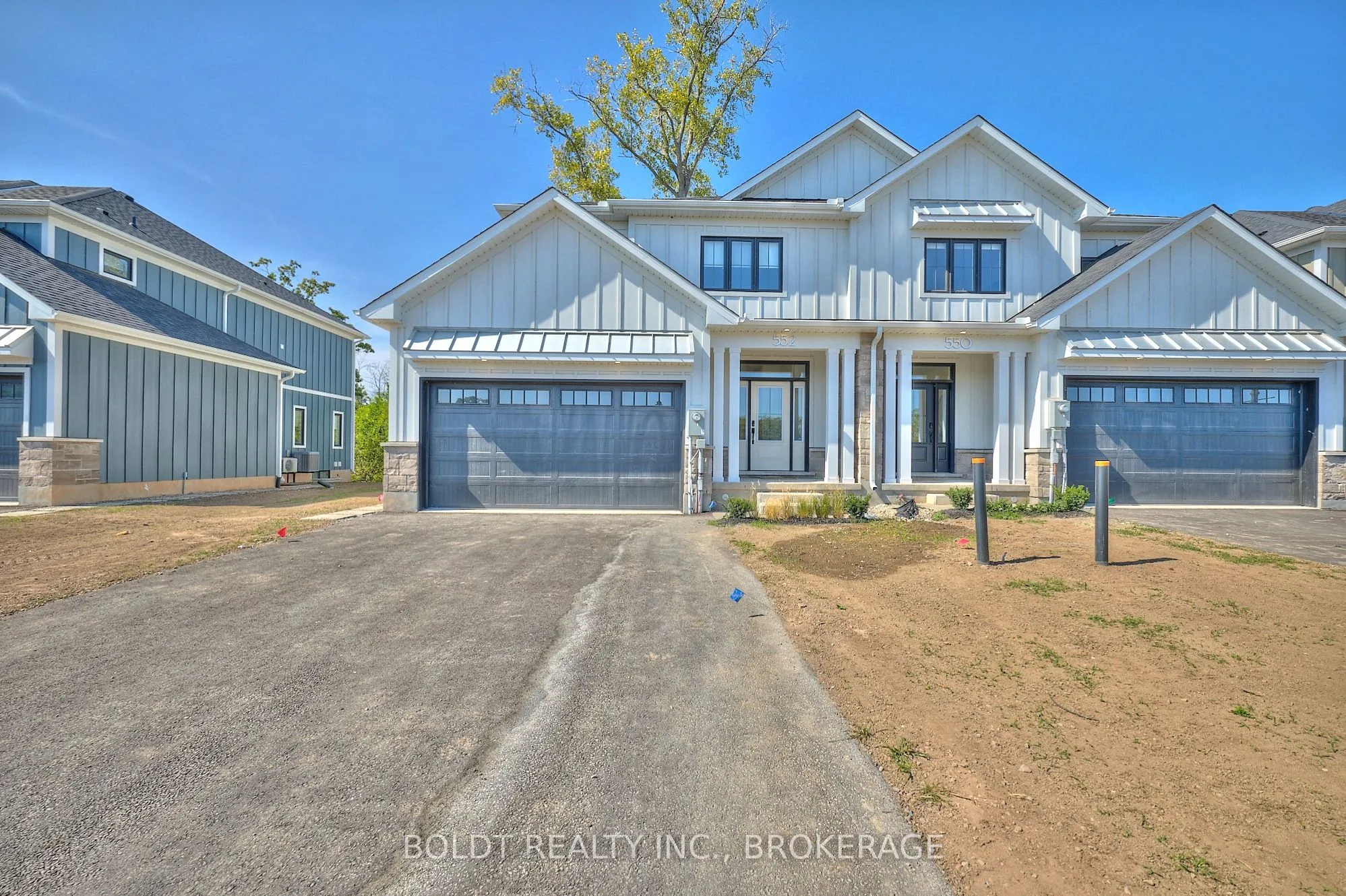 Att/Row/Townhouse 4 bedroom 4 bathroom at 552 Mississauga Avenue in Fort Erie - MLS# X12435082