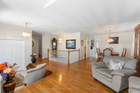 377 Briarwood Drive, ON K7M 7V2