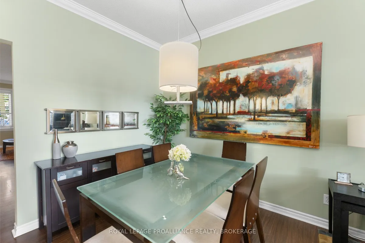 39 Mowat Avenue, ON K7M 8Y8