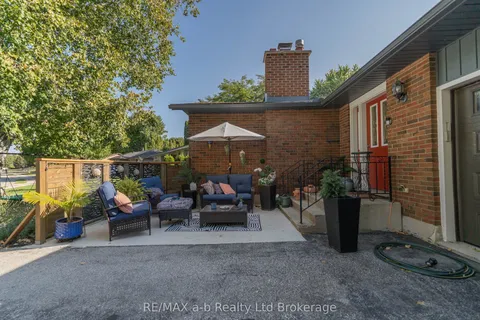 6 Camdon Court, ON N4G 4B3