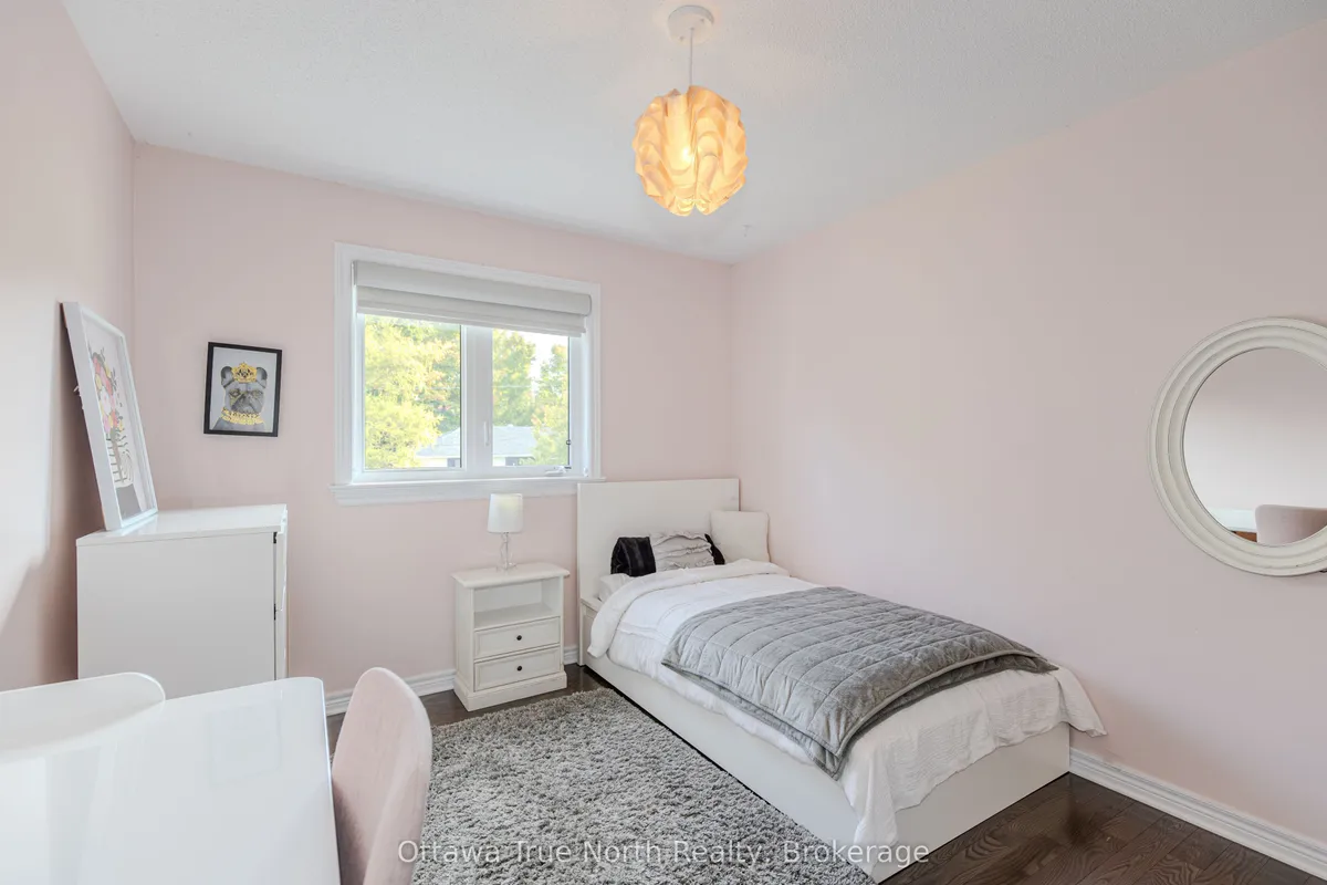 206 Ancaster Avenue, ON K2B 5B3