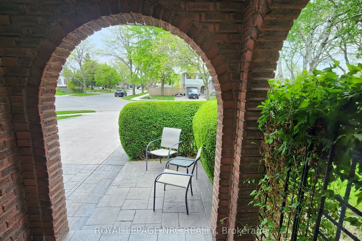 6968 BRIAN Crescent, ON L2J 3P3