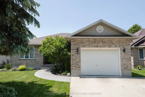 482 Riverview Drive, ON N7G 4B3