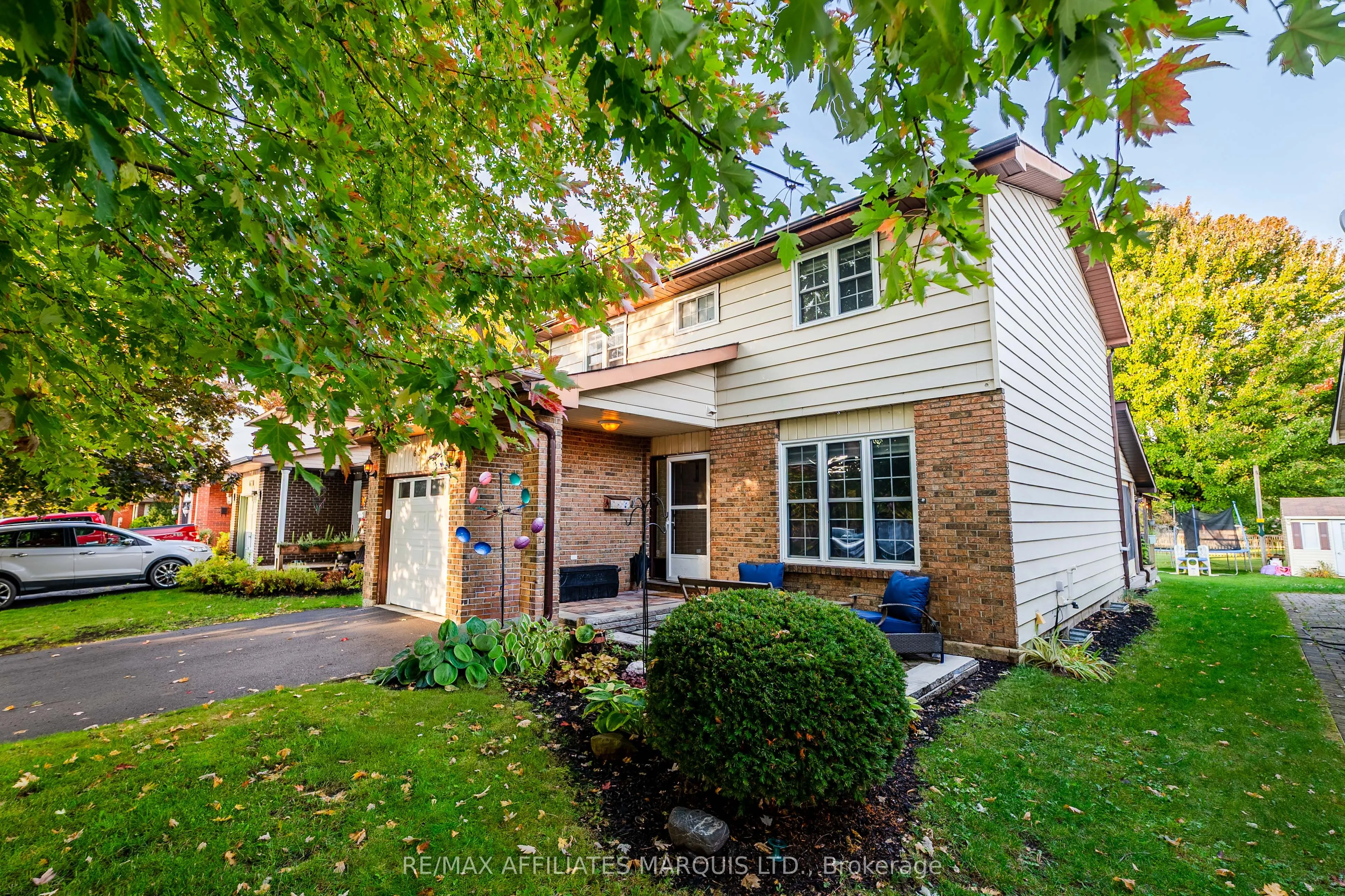 668 Champlain Drive, ON K6H 6P2