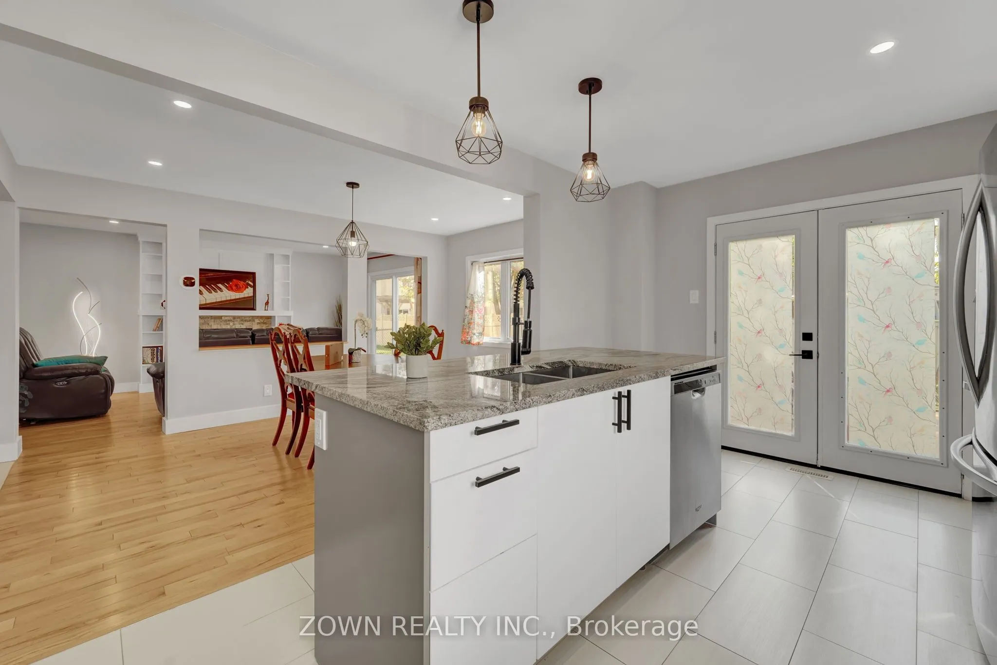 6346 Beausejour Drive, ON K1C 3J8