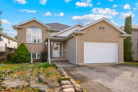 152 Larchwood Circle, ON L3C 7L9