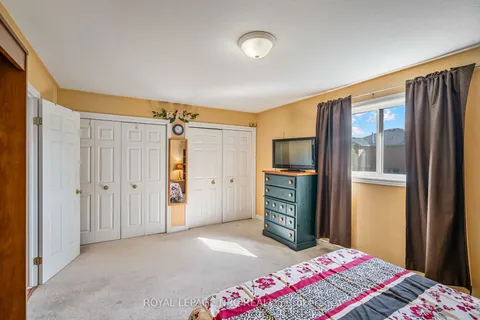 152 Larchwood Circle, ON L3C 7L9