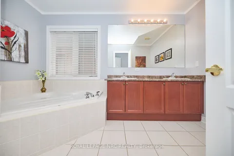 4 Alex Grant Place, ON L2P 0A2