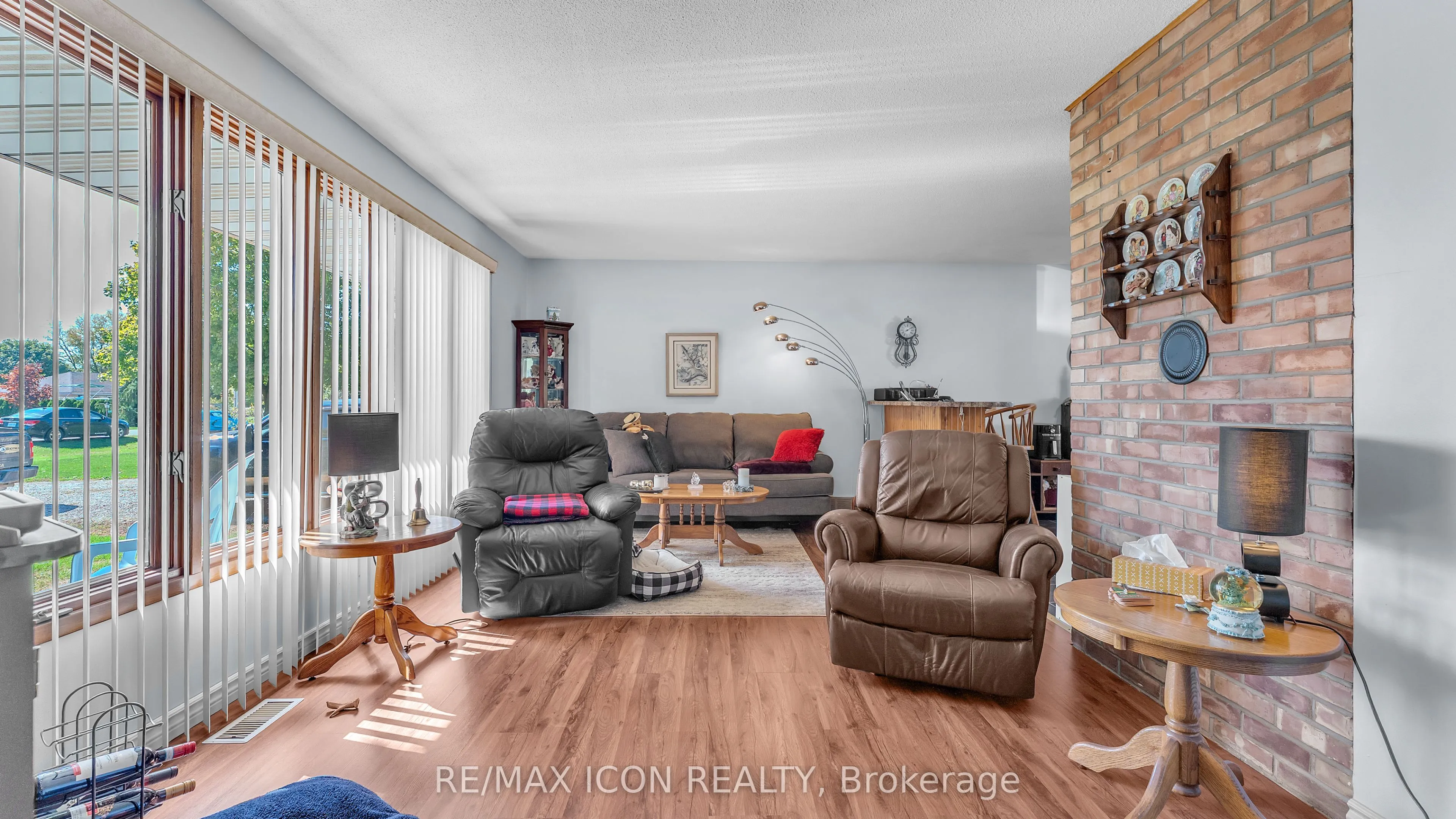 Detached kitchen at 8274 Burwell Road Lambton Shores