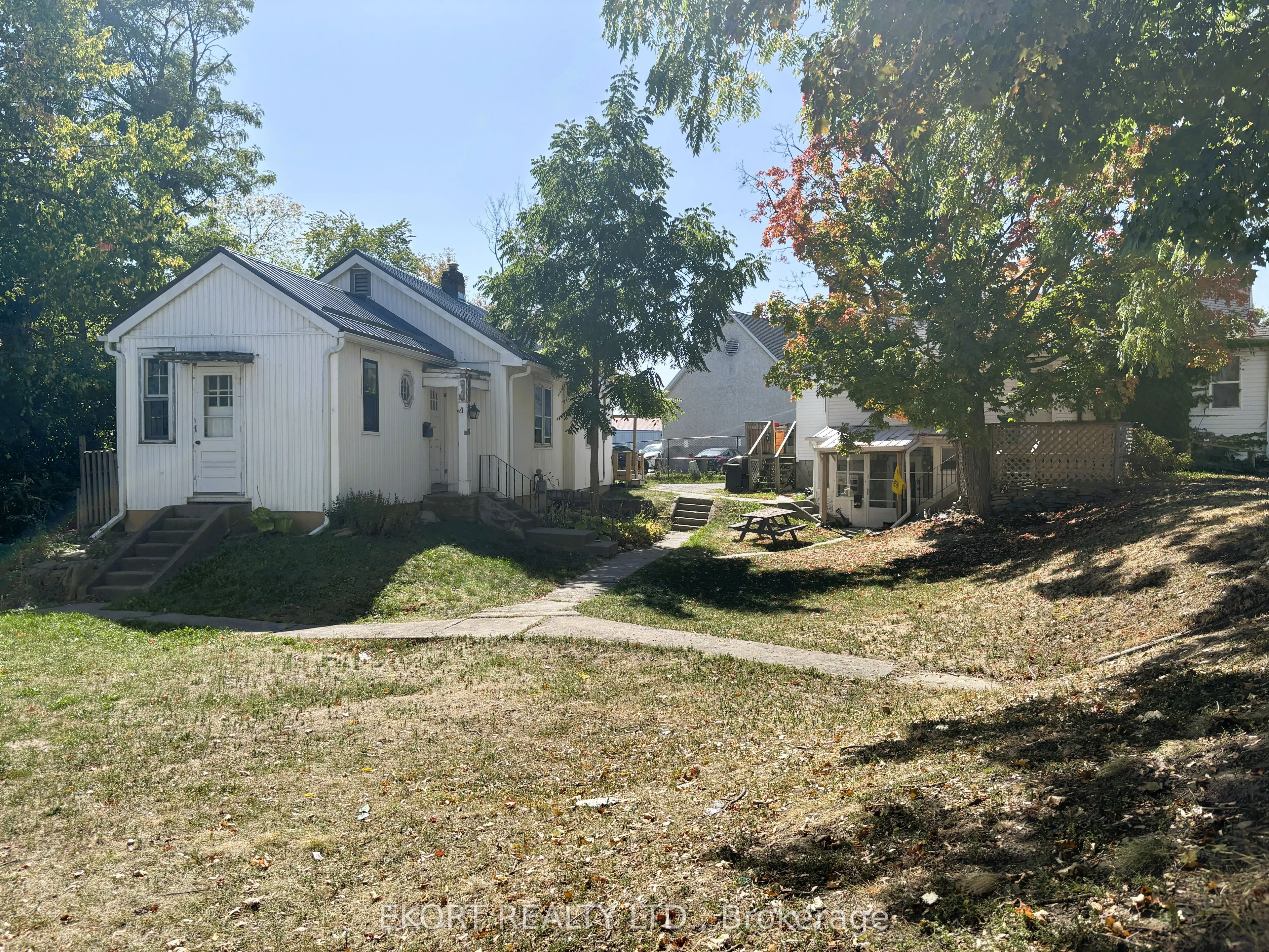 17-23 Moira Street, ON K8P 1S1