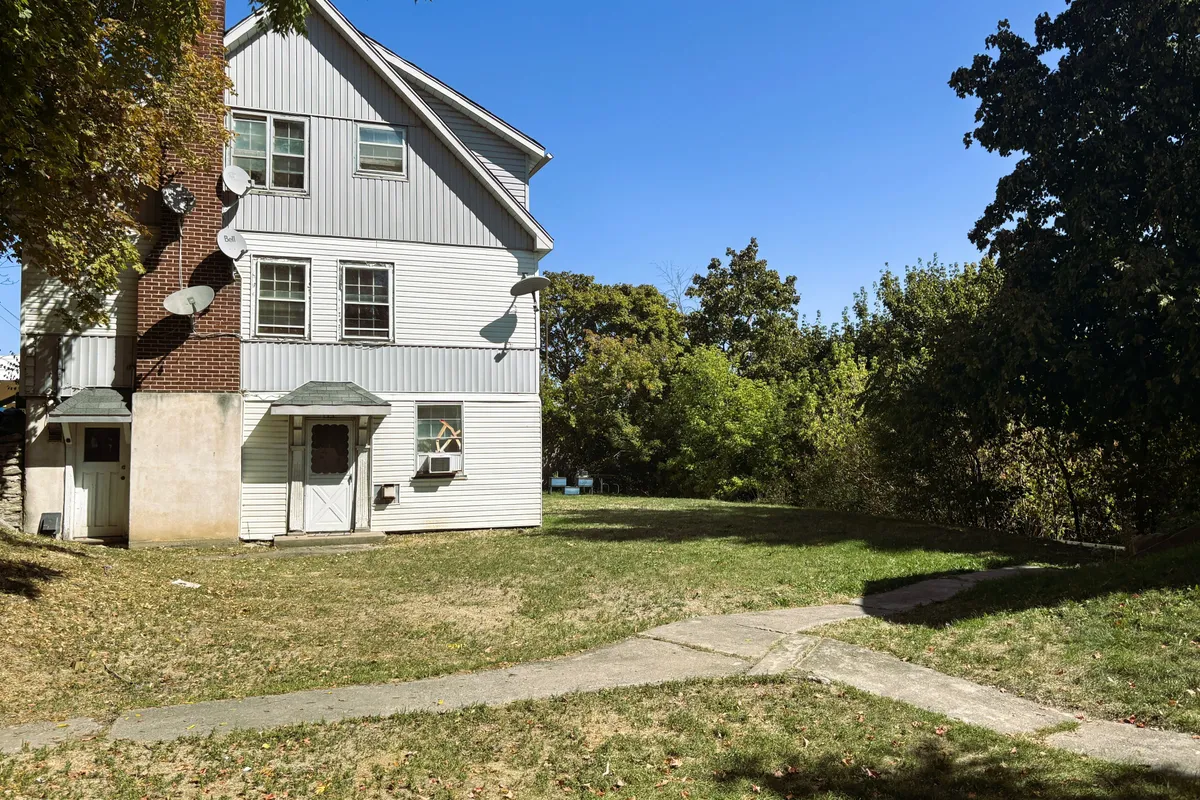 17-23 Moira Street, ON K8P 1S1