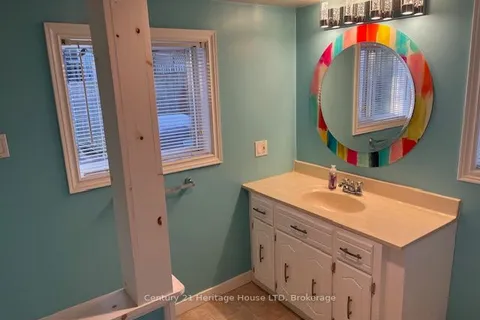 29 Elmwood Avenue, ON N0M 1T0