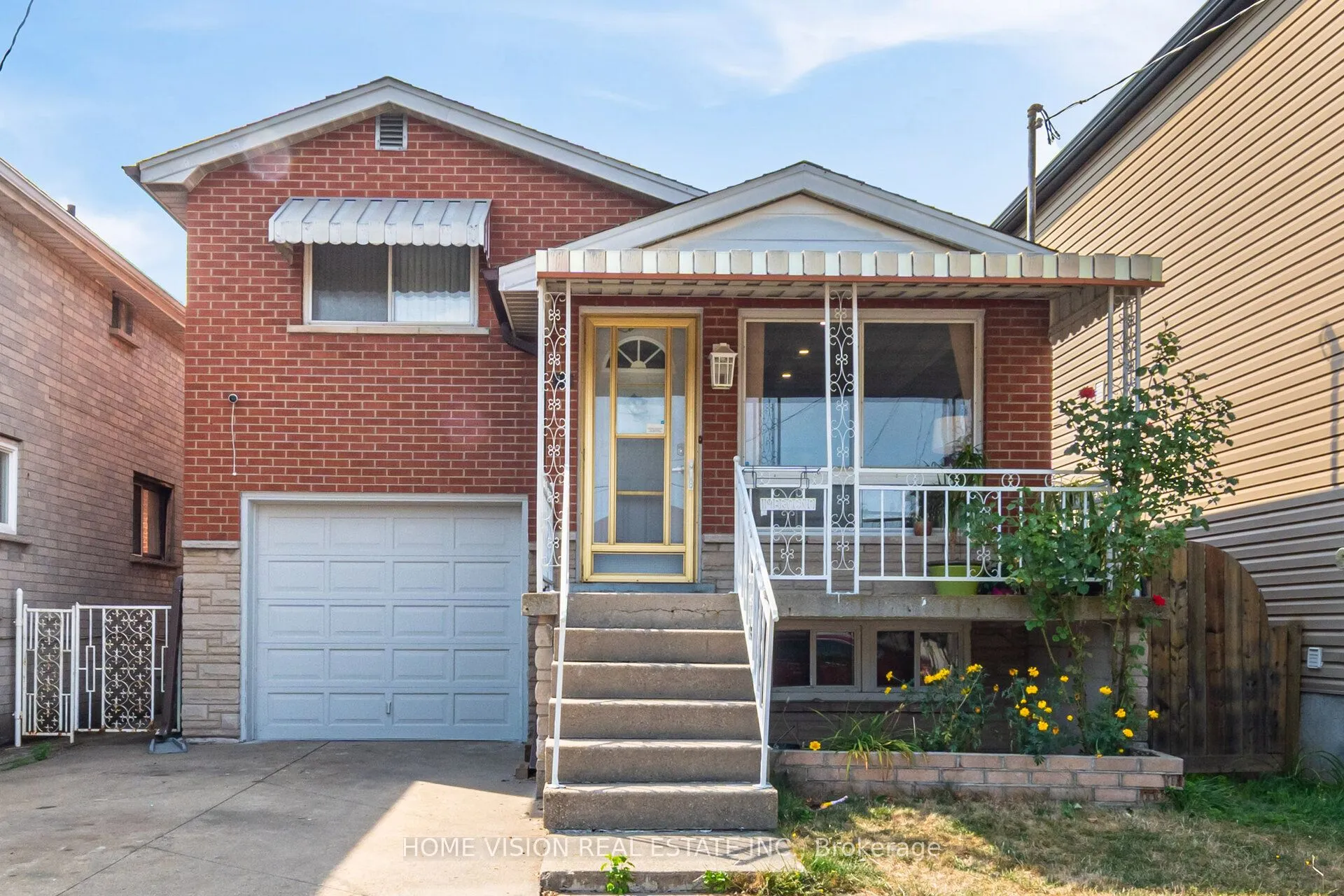 15 Adair Avenue, ON L8H 6A5