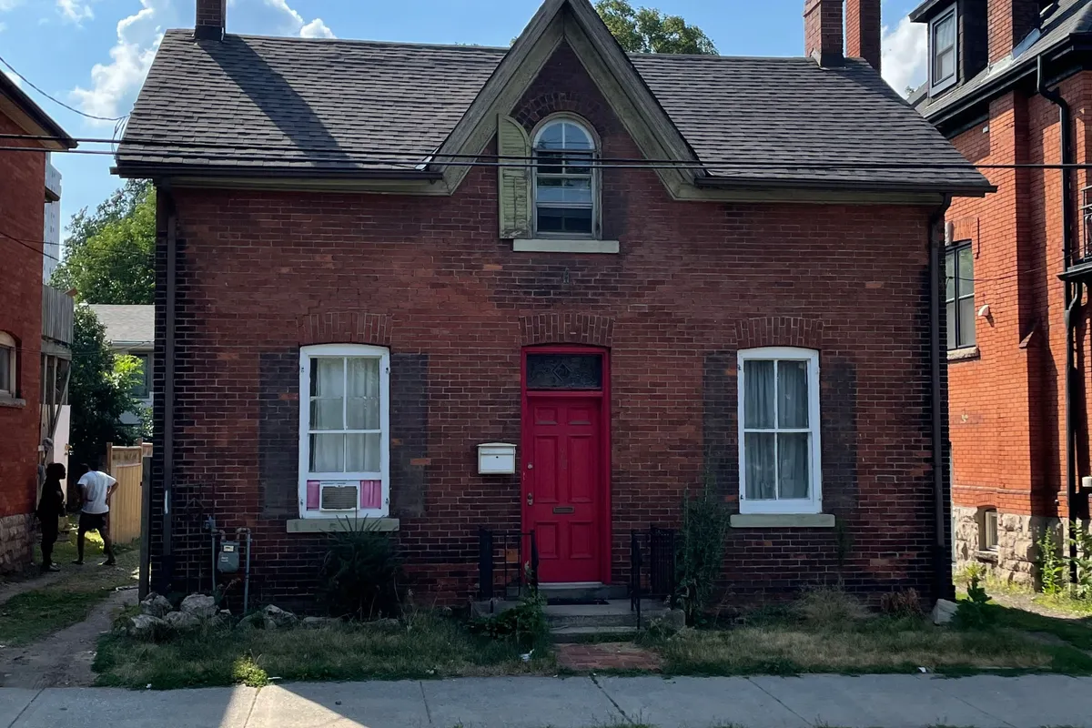 70 Wellington Street, ON L8N 2R1