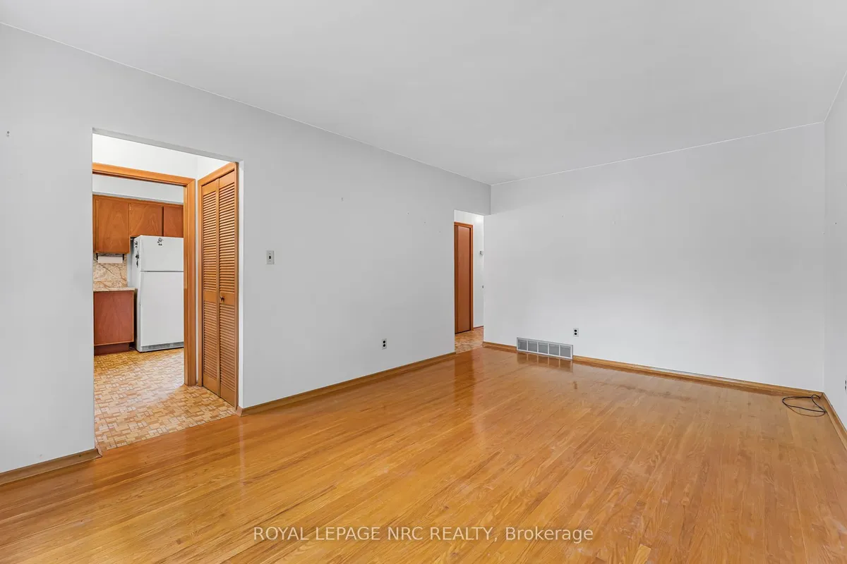 269 Rainbow Drive, ON L8K 4G3