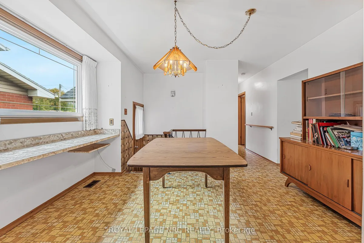 269 Rainbow Drive, ON L8K 4G3