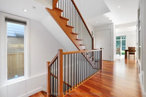 2029 Cabot Street, ON K1H 6J7