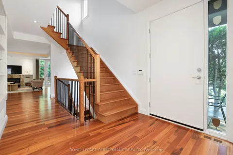 2029 Cabot Street, ON K1H 6J7